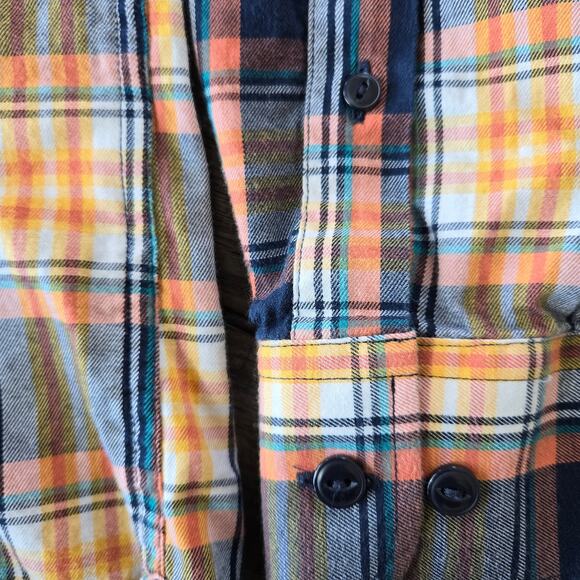 Banana Republic Button Down Lightweight Flannel Shirt Size M - Picture 6 of 7